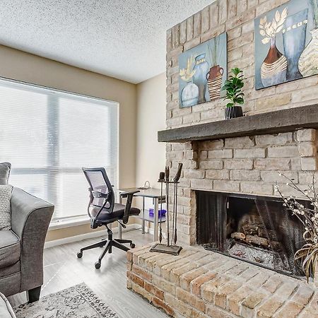 Cheerful 3-Bedroom Home With Indoor Fireplace هيوستن المظهر الخارجي الصورة